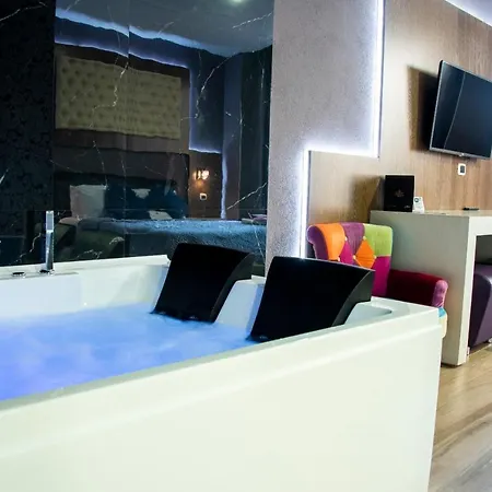 Angioino & Hotel 3*