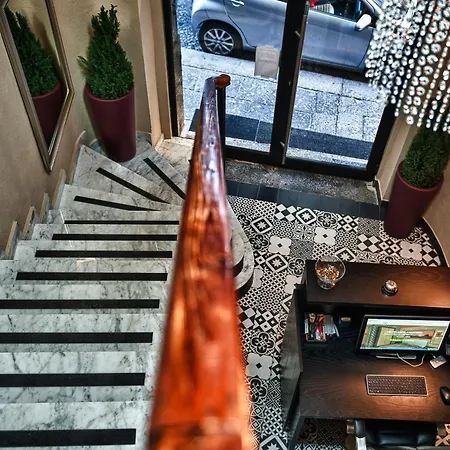 Angioino & Hotel 3*