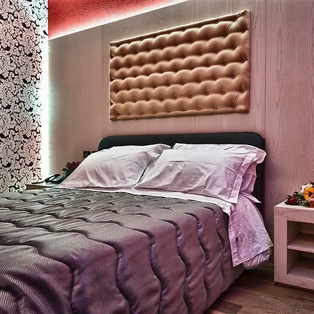 Angioino&spa Napels