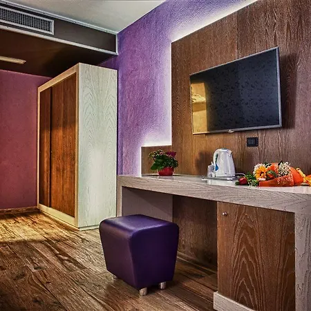 Angioino&spa Napels