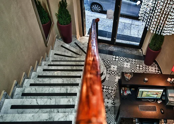 Angioino & Hotel Nápoles