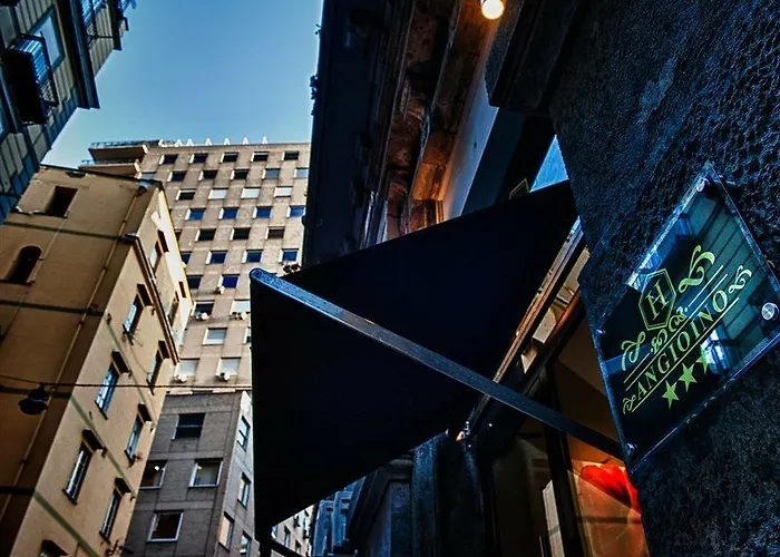 Hotel Angioino & 3*