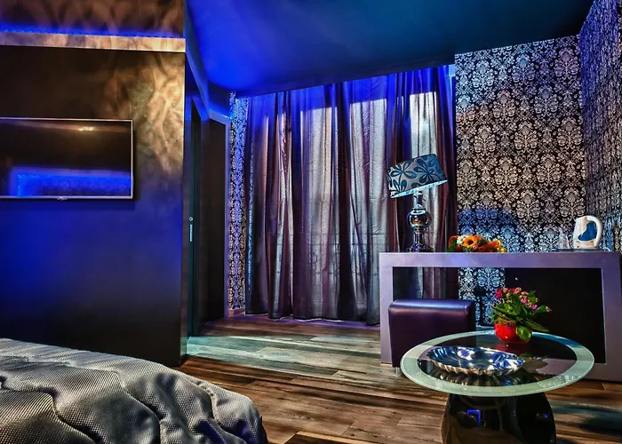 Hotel Angioino & 3*